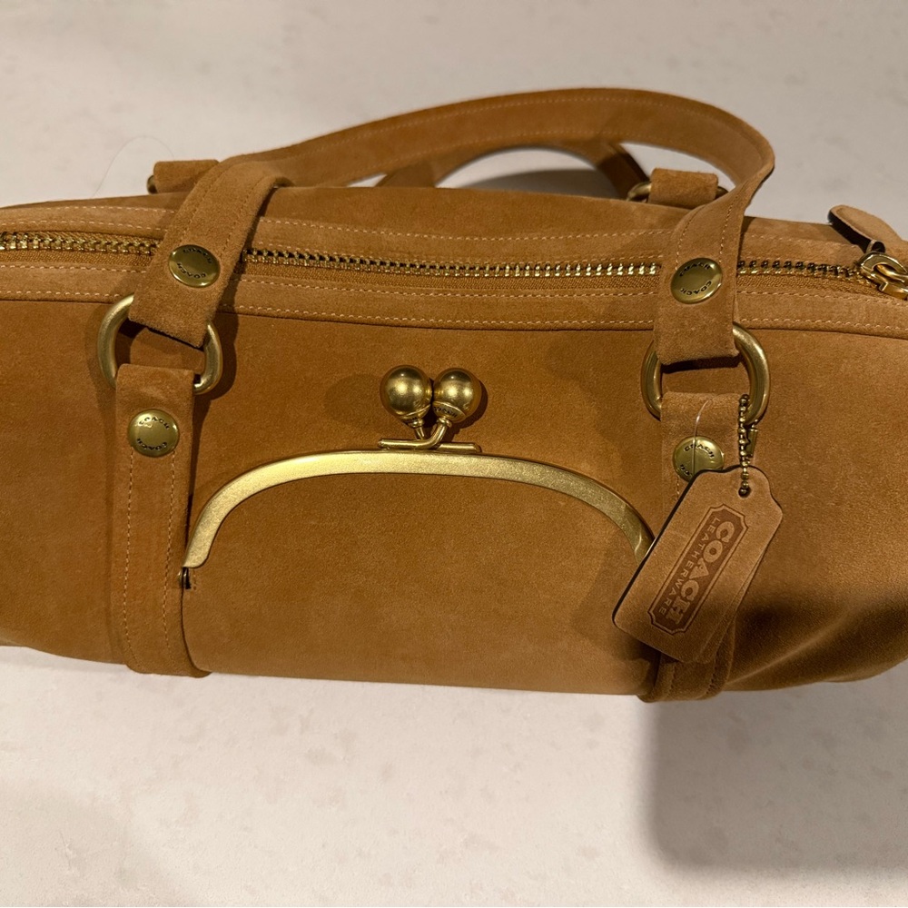 Coach Kisslock Barrel Bag Runway 2025 in Tan Suede - Picture 3 of 14